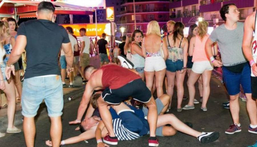 İspanya'da bitmek bilmeyen sarhoş İngiliz turist vakaları