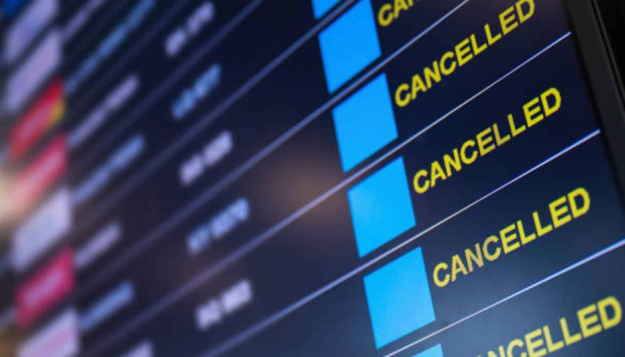 EasyJet 1700 uçuşunu iptal etti