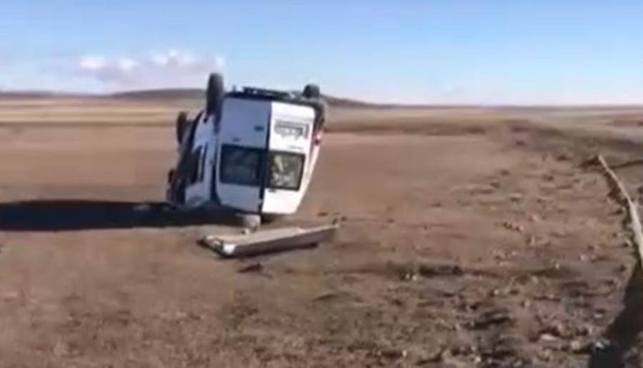 Öğrenci servisi devrildi: Ölü ve yaralılar var