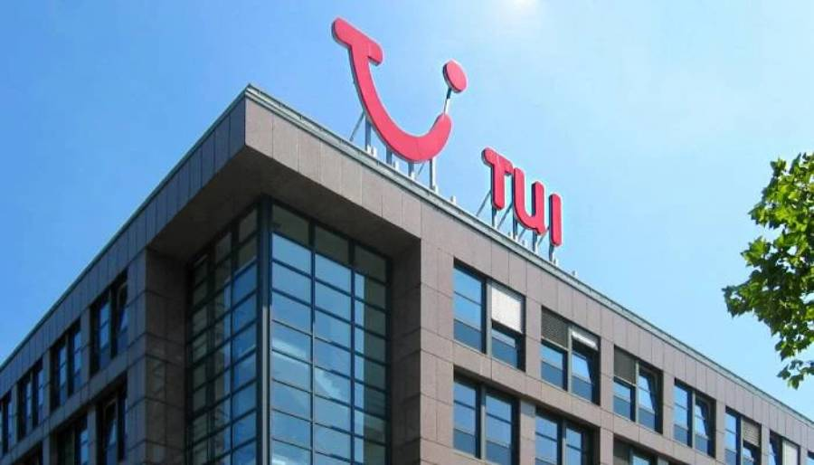 TUI Grubu 2023 sezonu için ne kadar rezervasyon aldı?