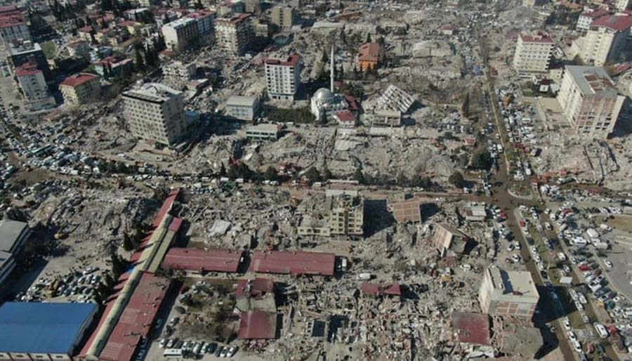 Deprem sonrası Türkiye’ye hangi ülkelerden ne yardımı geldi?
