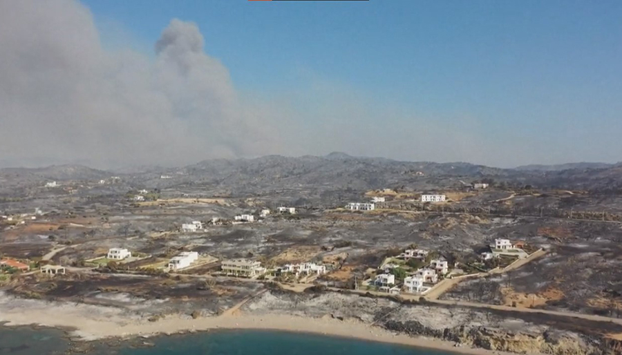 Yunanistan’ın Rodos Adası küle döndü