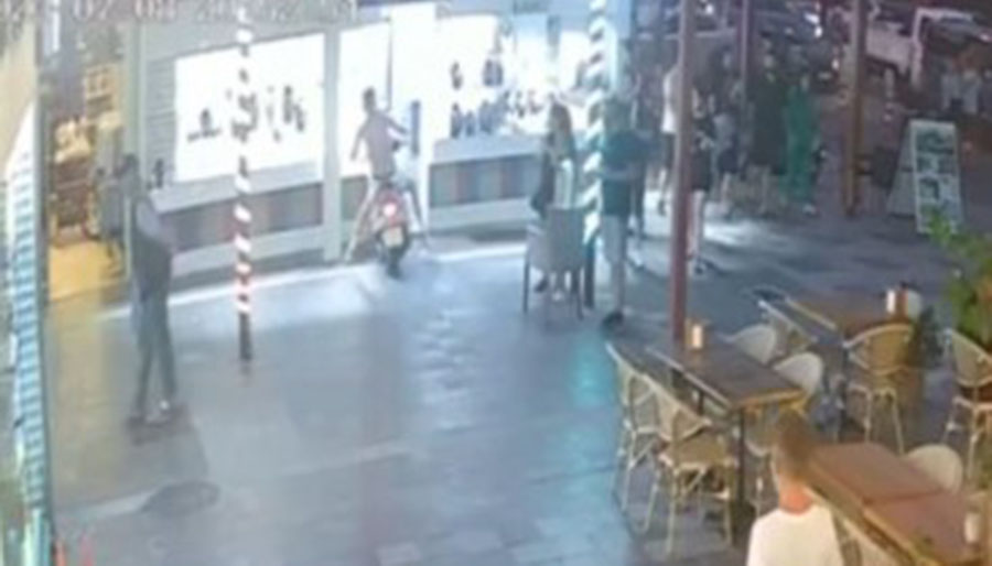 Aydın’da alkollü turist motosiklet ile kuyumcuya daldı