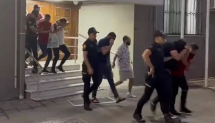 Vize almak isteyen 2 bin kişiyi dolandırdılar