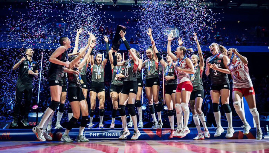 A Milli Kadın Voleybol Takımından büyük başarı
