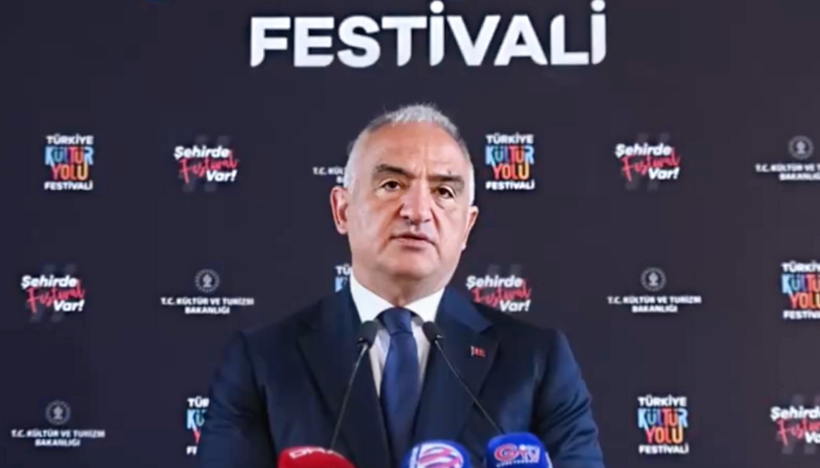 Mehmet Nuri Ersoy: Aynı hızla zirveden inersiniz