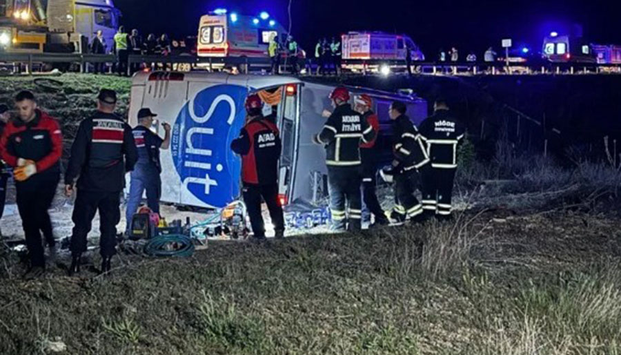 Aksaray’da yolcu otobüsü şarampole devrildi, ölü ve yaralılar var