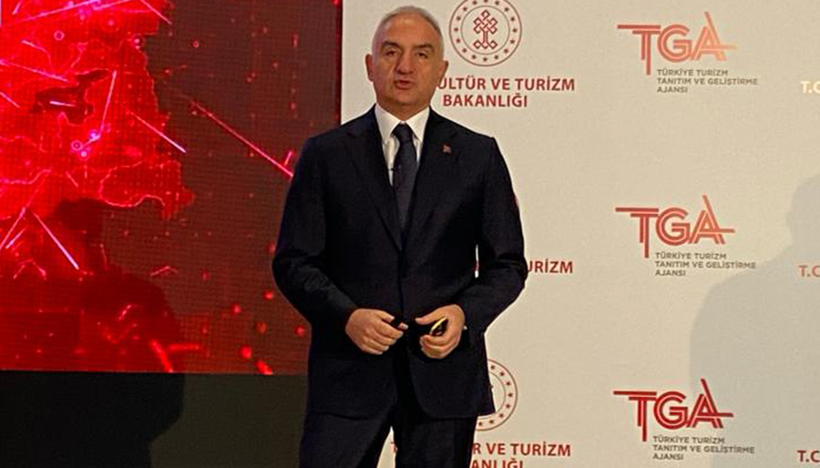 Bakan Ersoy 2023 turizm gelirini ve turist sayısını açıkladı