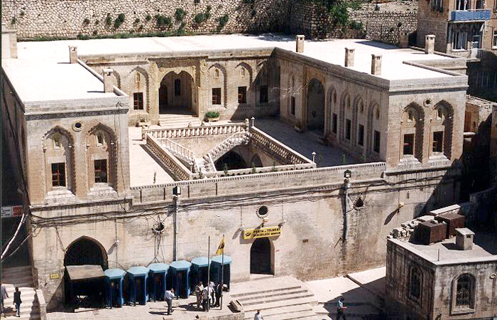 125 yıllık tarihi PTT binası otel oluyor