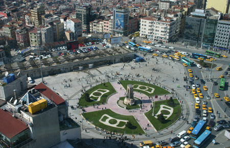 Başbakan Taksim'e cami dedi, esnafa 'çıkın' tebligatı gitmeye başladı
