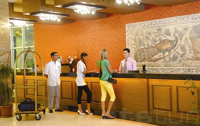 Otellerde resepsiyonda check-in yapma devri bitiyor