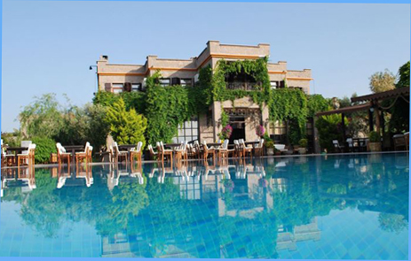 Otel sahibi havuz kenarında ölü bulundu!