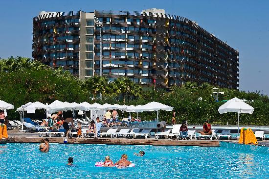 Kervansaray otellerine iki İranlı işadamı talip