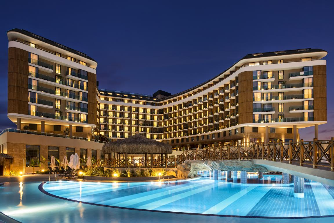 ASKA Grubu’nun yeni oteli ASKA Lara Resort Spa açıldı  