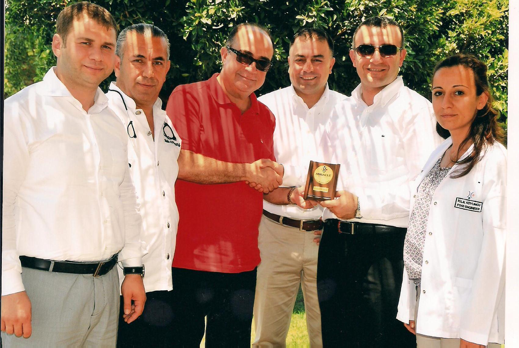  Miracle Resort Hotel'den taktir plaketi 
