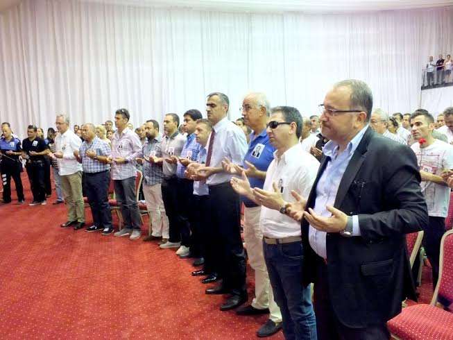 Adnan Ceylan, karanfillerle uğurlandı