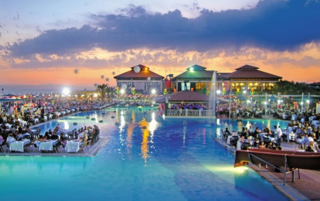 Club Nena 18 yaşında