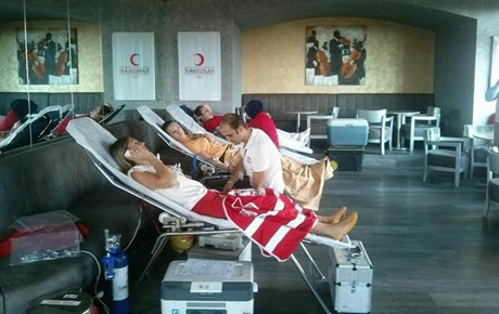 Belconti Resort Hotel çalışanlarından kan bağışı