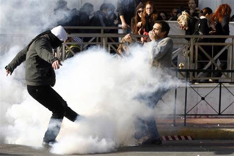 Yunan teröristlerden tehdit: Turistlere saldırılar düzenleyeceğiz!