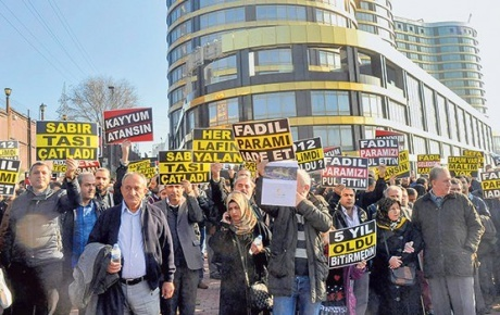 Otel mağdurları eylem yaptı, kayyum istedi