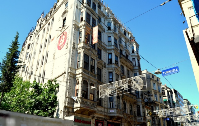 Hilton’un yeni markasına ev sahipliği yapacaktı, şimdi icradan satılık