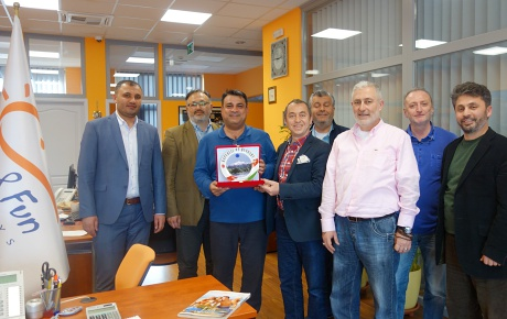 Macarlara tatili Türkler yaptırıyor