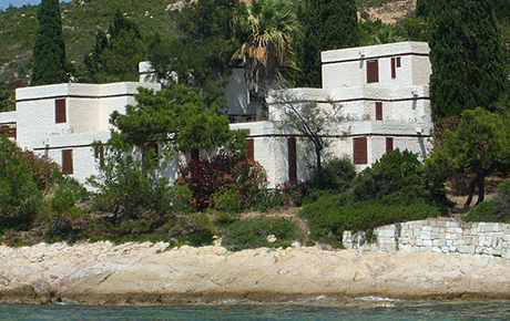 Ünlü tatil köyü satılıyor