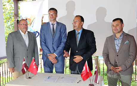 Alanyalı turizmciler Letonyalı meslektaşlarıyla iş birliğine gitti