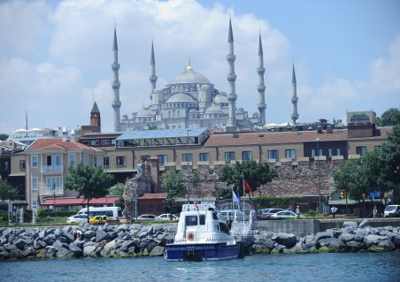 HİZMETE GİREN AHIRKAPI İSKELESİ TARİHİ MERKEZE DENİZDEN ULAŞIM KOLAYLIĞI GETİRİYOR
