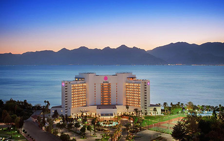 Akra Barut 4. yılını kutluyor