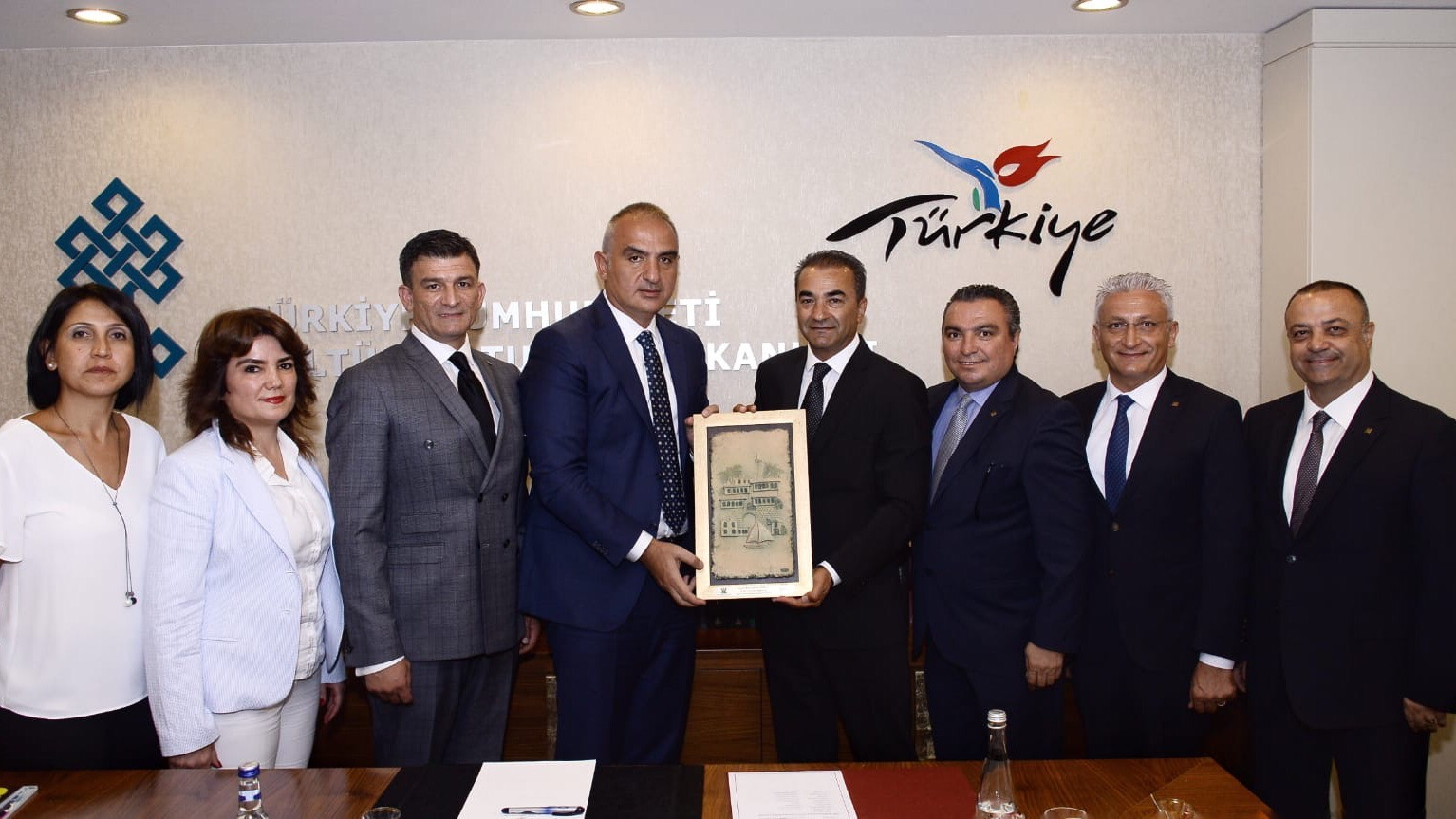 Otel yöneticilerinden Bakan Ersoy’a ziyaret