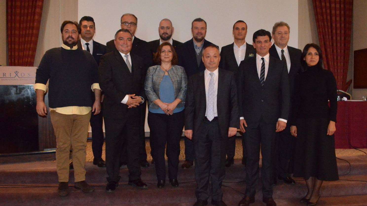 İşte Profesyonel Otel Yöneticileri Derneğinin yeni başkanı ve yönetimi
