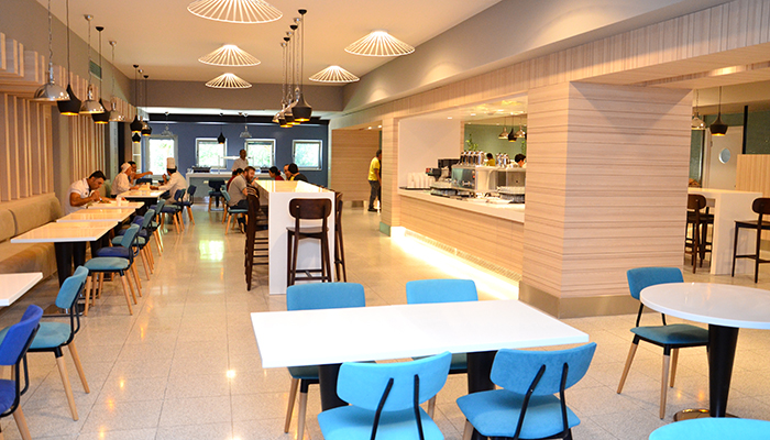 'Mutlu çalışan-mutlu misafir' dedi, otel personeli için bistro açtı
