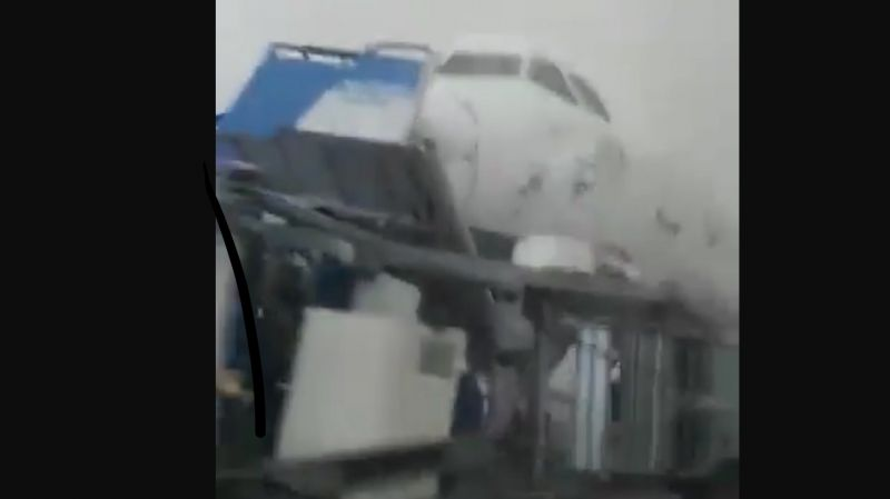 Fotoğraf ve videolarla Antalya Havalimanı’ndaki hortum