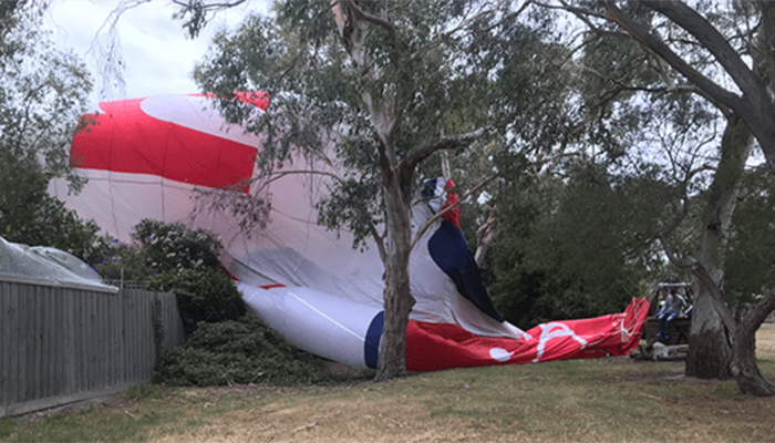 İki sıcak hava balonu 5 dakika arayla düştü