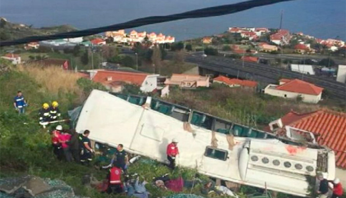 Tur otobüsü devrildi, 29 Alman turist hayatını kaybetti