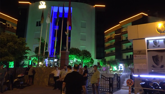 Antalya’da klor sızıntısı: 100 kişi etkilendi, 7 kişinin durumu ağır