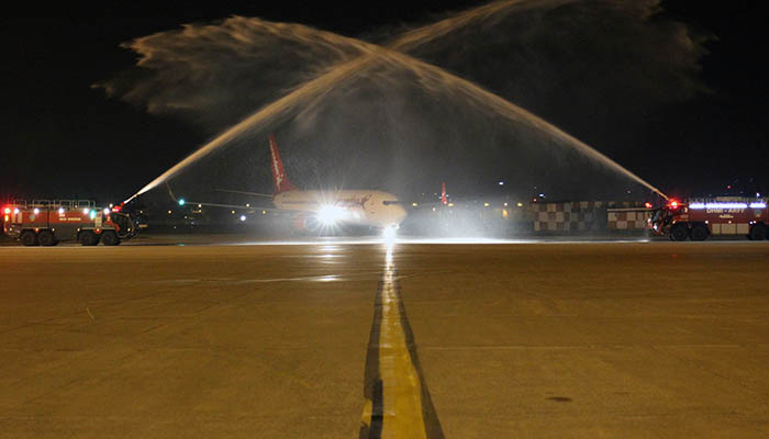 Almanya'dan Adana'ya ilk uçuşunu yaptı