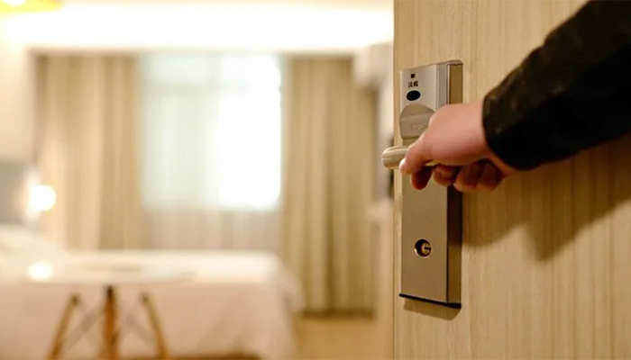 Yoksulların otel-restoran harcaması düştü, zenginlerinki arttı