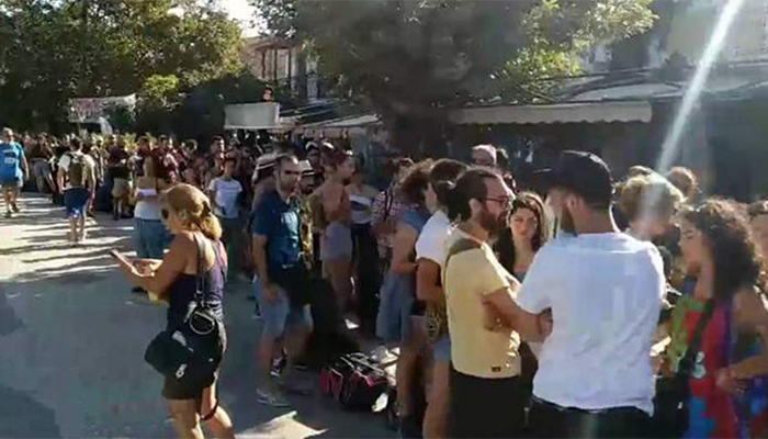 Bin kişi adada mahsur kaldı, aralarında Türkler de var