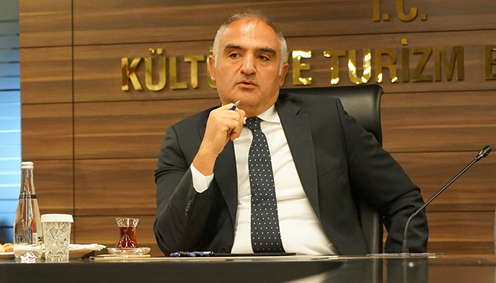 403 vakıfta görevli 203 yöneticiyi görevden aldı