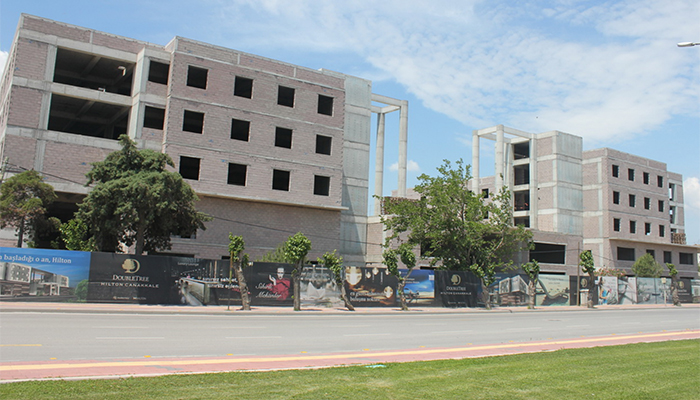 '2018'de açılacak' denilen Hilton oteline çivi dahi çakılmıyor