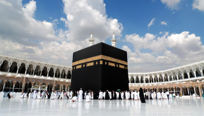 Suudi Arabistan Umre ziyaretlerini durdurdu