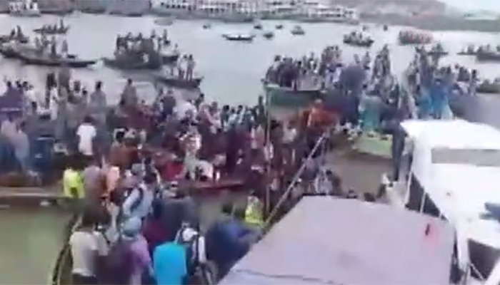 Bangladeş’te feribot faciası