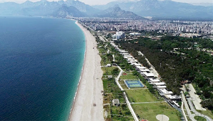 Konyaaltı Sahili 35 metre çekildi