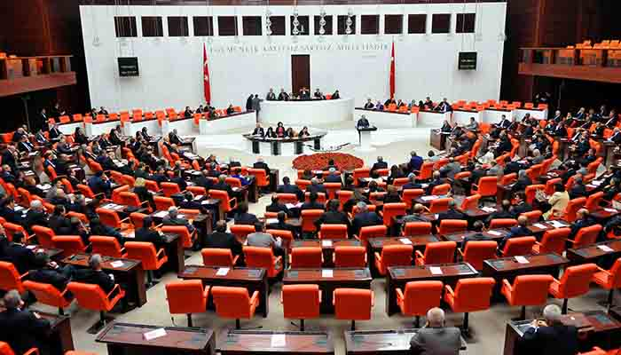 Kısa çalışma ve ücretsiz izin düzenlemesi Meclis’te kabul edildi