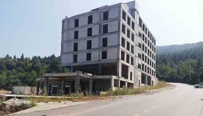 Baskı nedeniyle 5 yıldızlı otel yarım kaldı