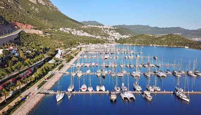 Kaş Marina’ya otel yapılmasına belediye meclisinden onay çıkmadı