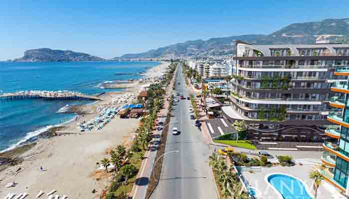 Alanya'daki küçük oteller yıkılıyor, yerlerine lüks siteler yapılıyor