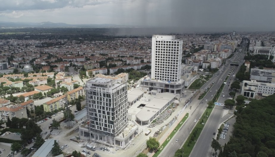 Manisa Prime'daki 5 yıldızlı otel ve ticari alanlar aylık 750 bin TL'ye kiralık